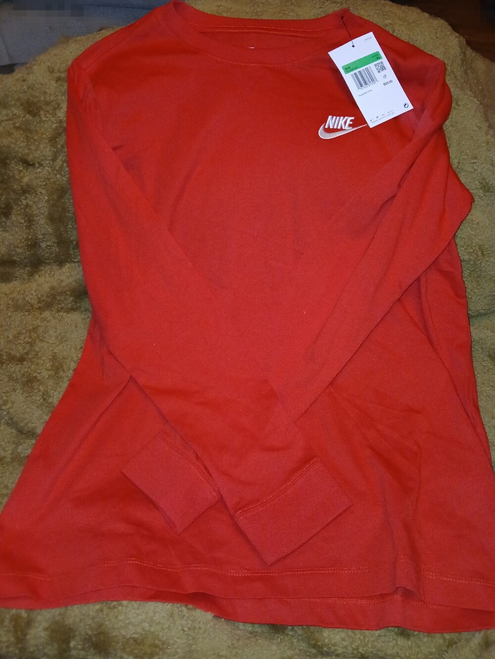 Nike Women's Red Crewneck Long-Sleeve Sweatshirt